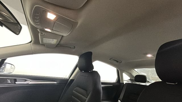 Used 2015 Ford Fusion SE FWD image 11