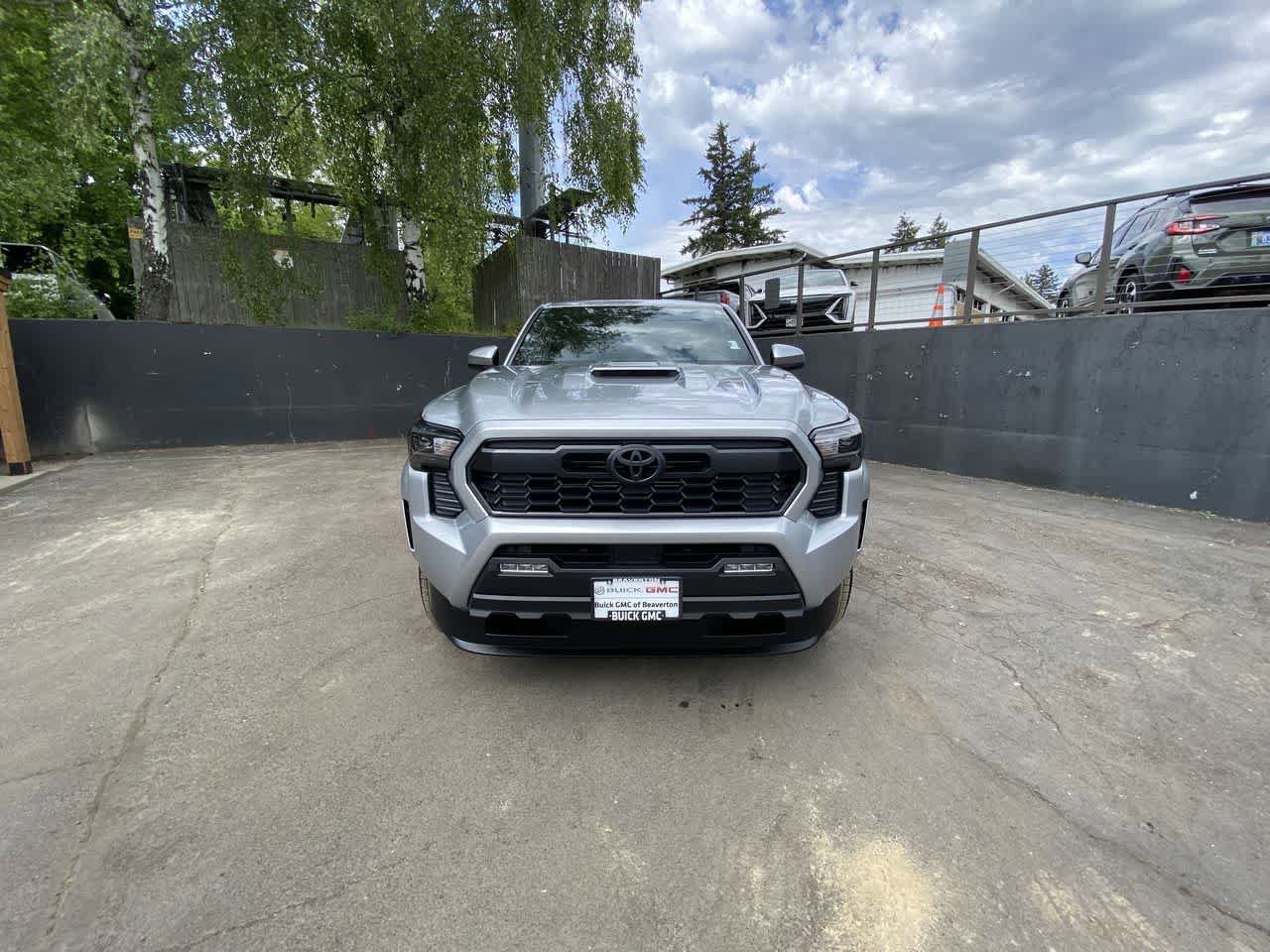 Used 2025 Toyota Tacoma TRD Sport AWD/4WD image 9