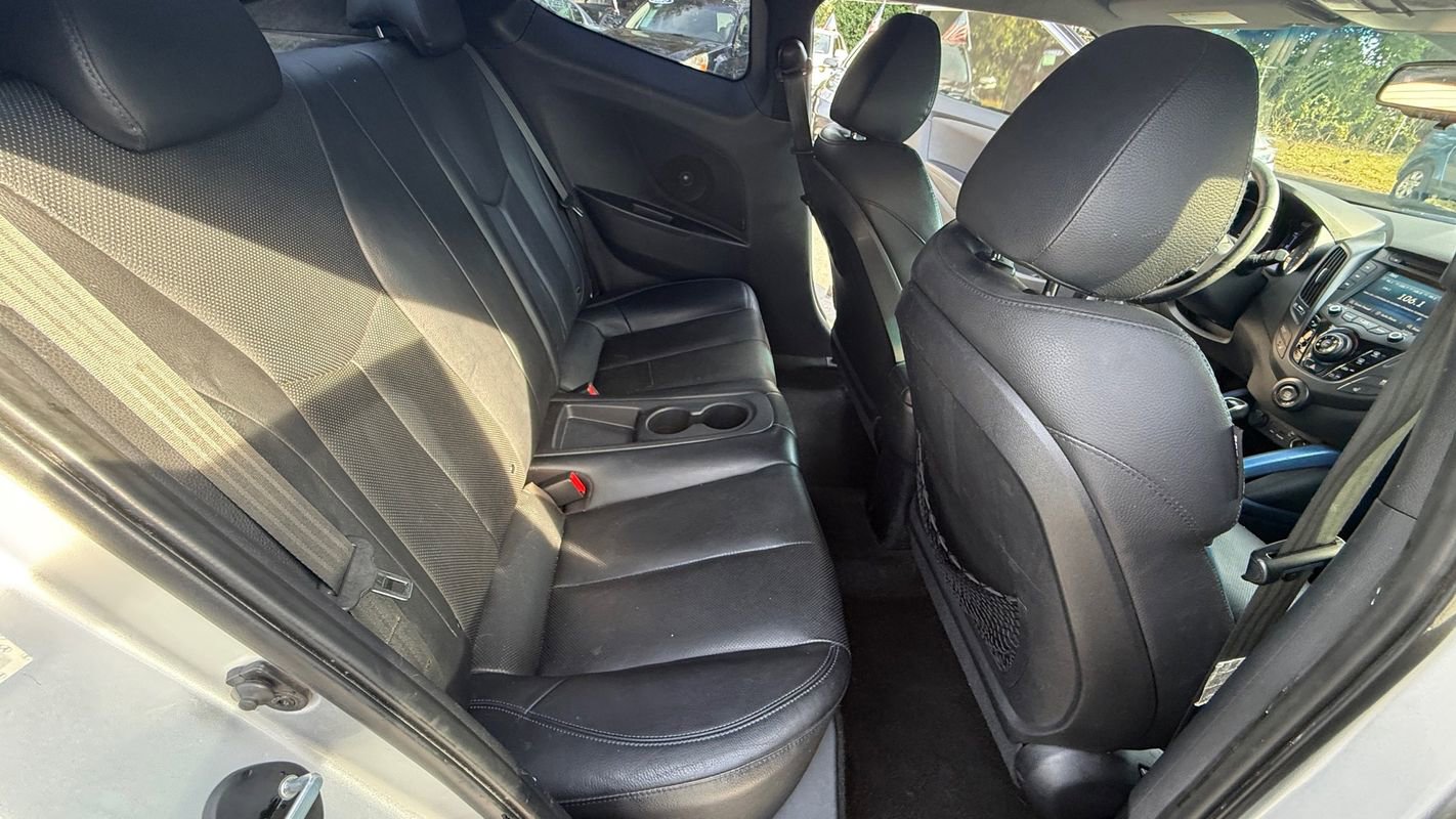 Used 2013 Hyundai Veloster Turbo image 11