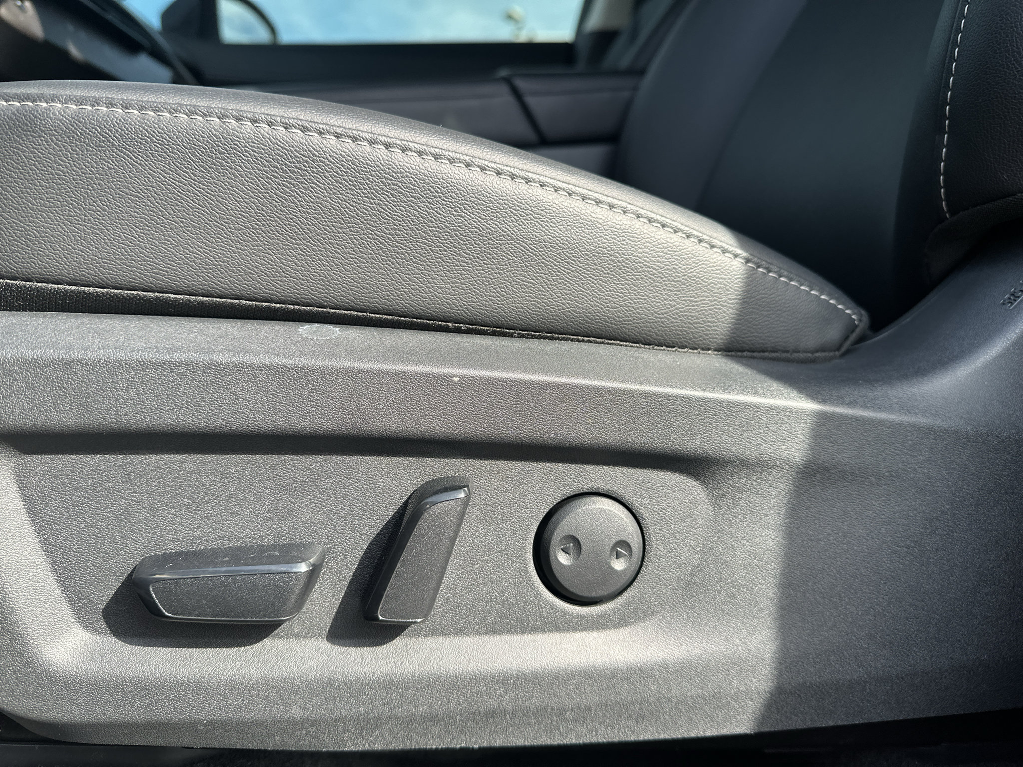 Used 2025 Nissan Murano SL AWD/4WD image 17