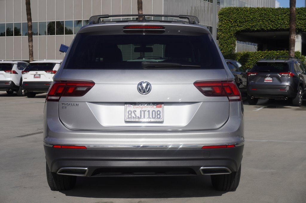 Used 2020 Volkswagen Tiguan SE w/ Panoramic Sunroof Package image 6