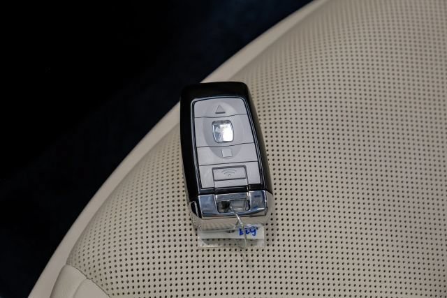 Used 2017 Rolls-Royce Wraith RWD image 88