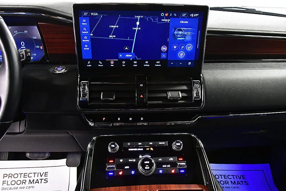 Used 2023 Lincoln Navigator Reserve image 24