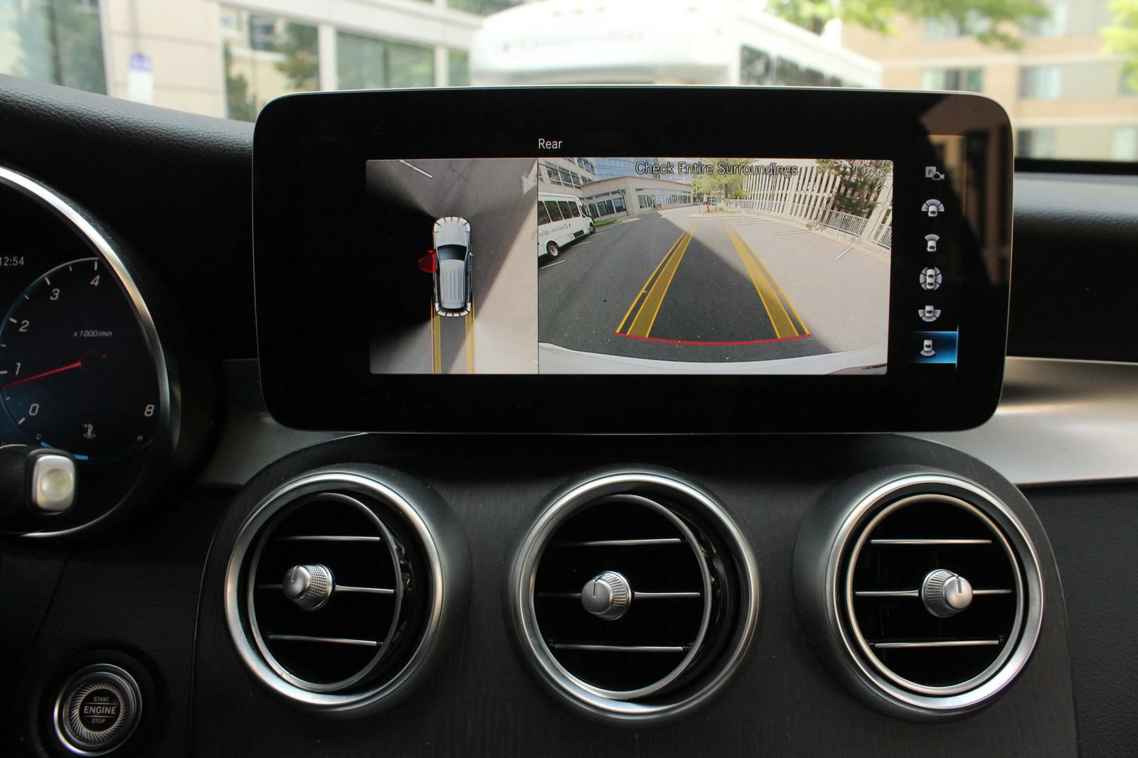 Used 2021 Mercedes-Benz GLC 300 4MATIC image 35