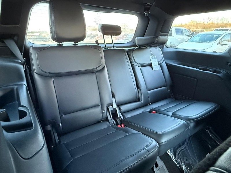 New 2025 Ford Expedition Platinum w/ Stealth Performance Package image 5