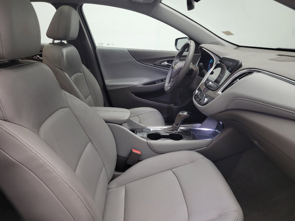 Used 2018 Chevrolet Malibu LT w/ Leather Package FWD image 21