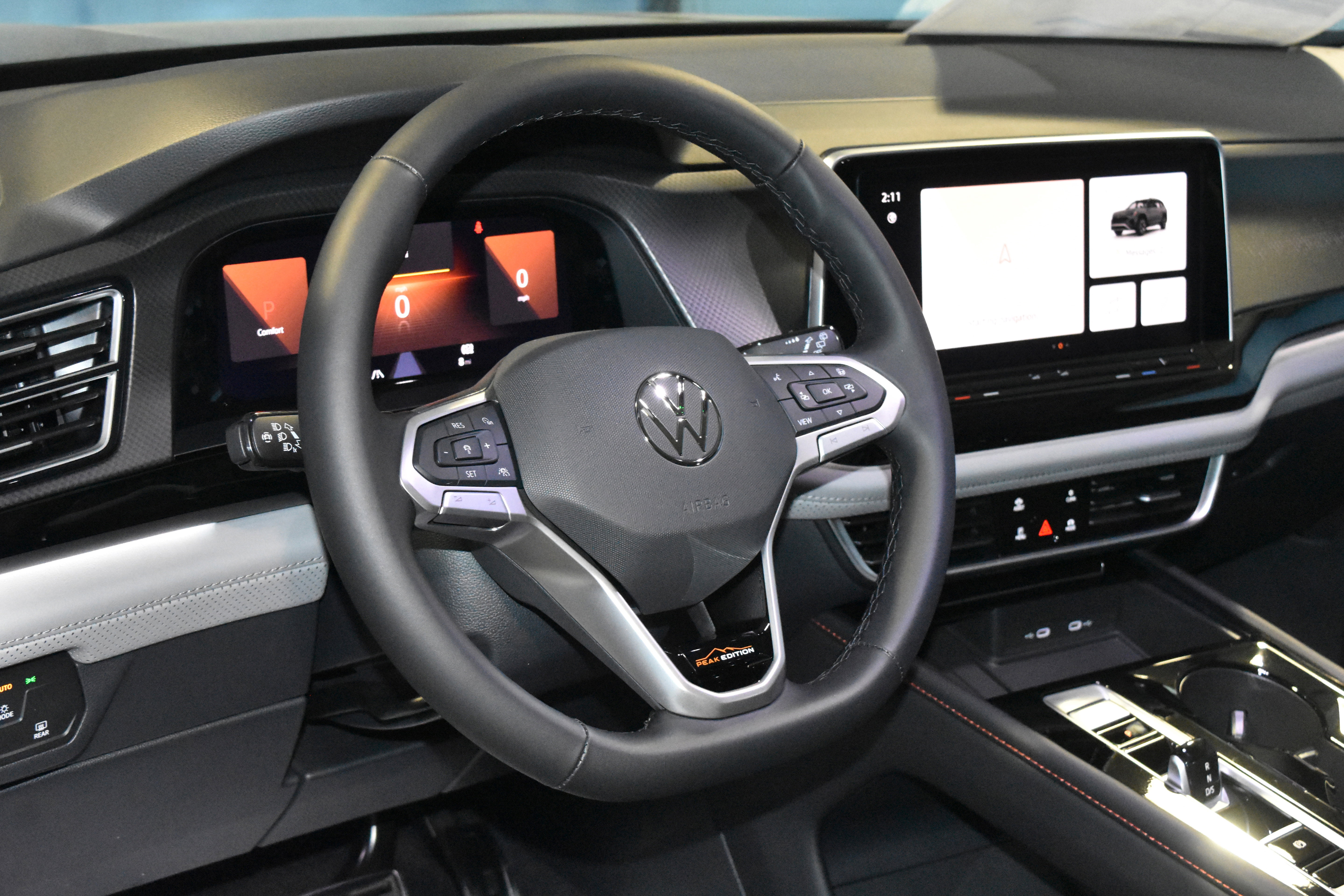 New 2026 Volkswagen Atlas Peak Edition AWD/4WD image 2