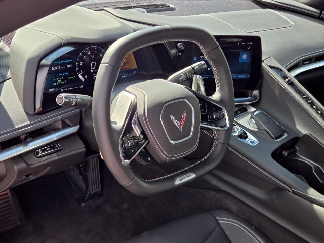 Used 2025 Chevrolet Corvette Z06 RWD image 18