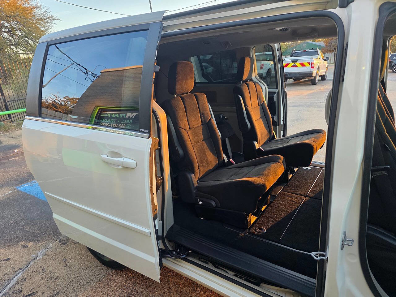 Used 2012 Dodge Grand Caravan Crew image 23