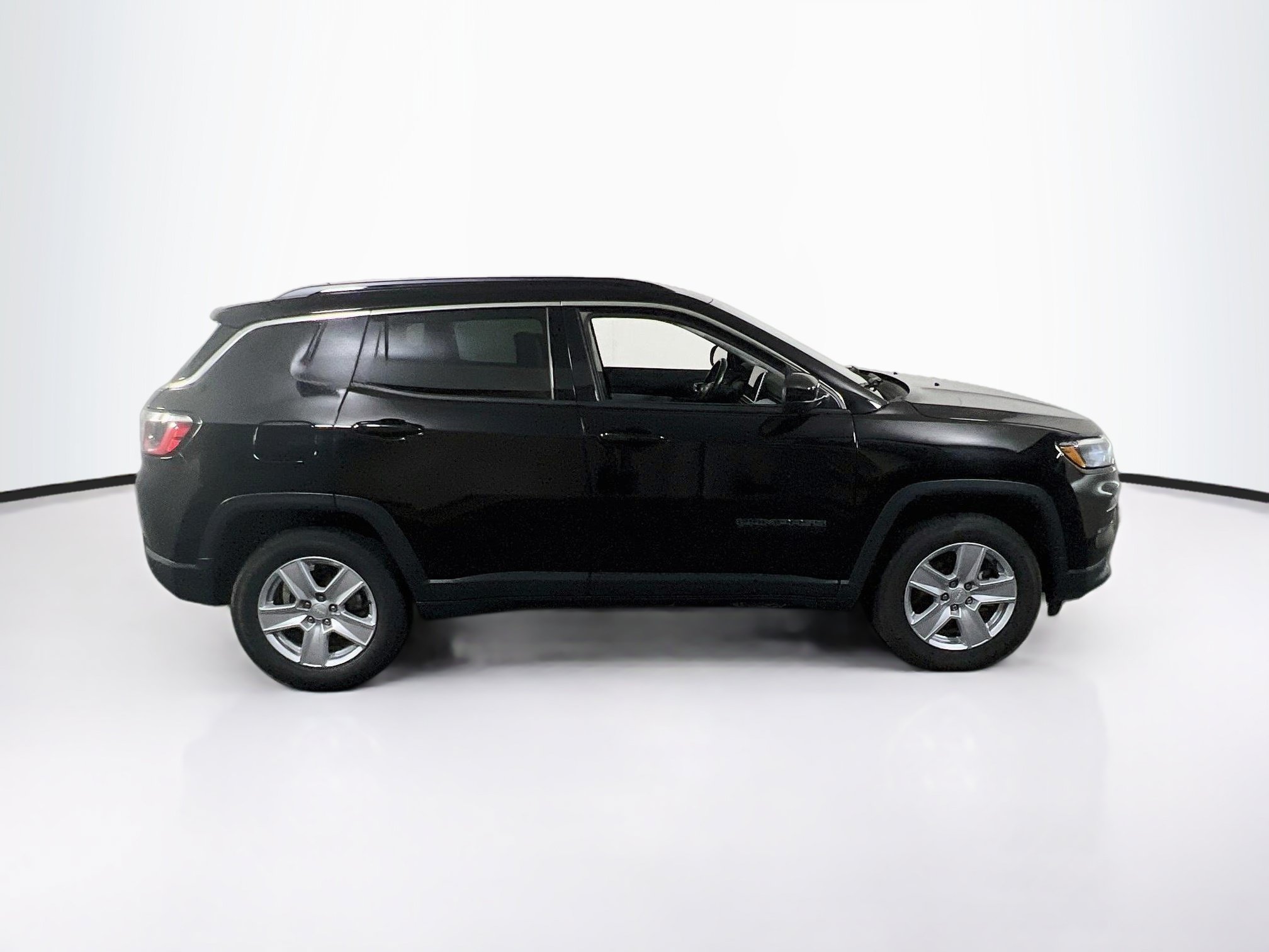 Used 2022 Jeep Compass Latitude w/ Convenience Group AWD/4WD image 4