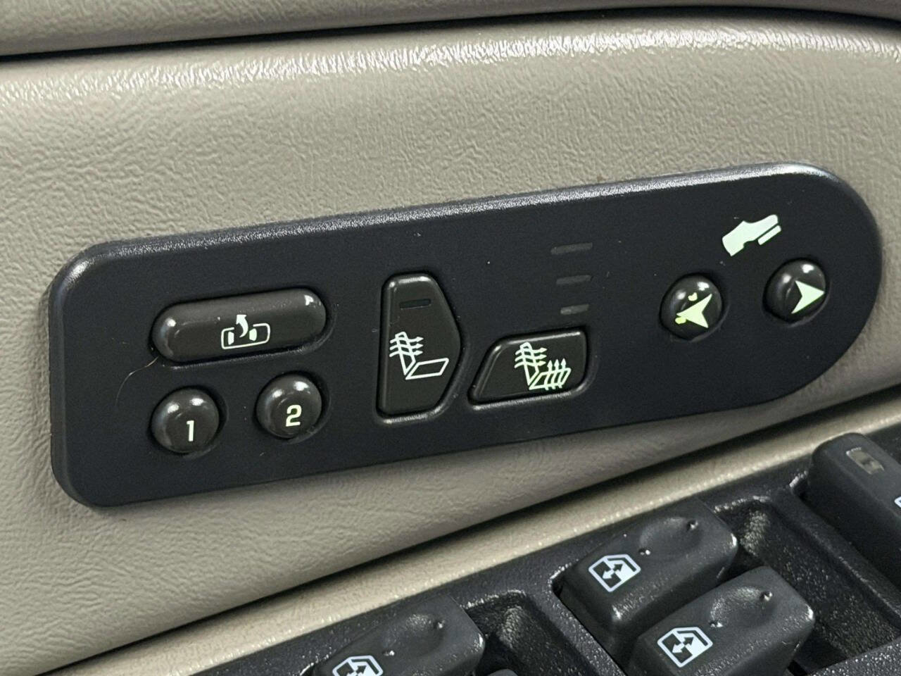 Used 2005 Chevrolet Tahoe Z71 w/ Preferred Equipment Group image 16