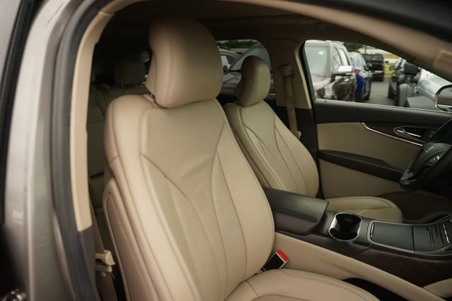 Used 2016 Lincoln MKX Reserve w/ Technology Package FWD image 20