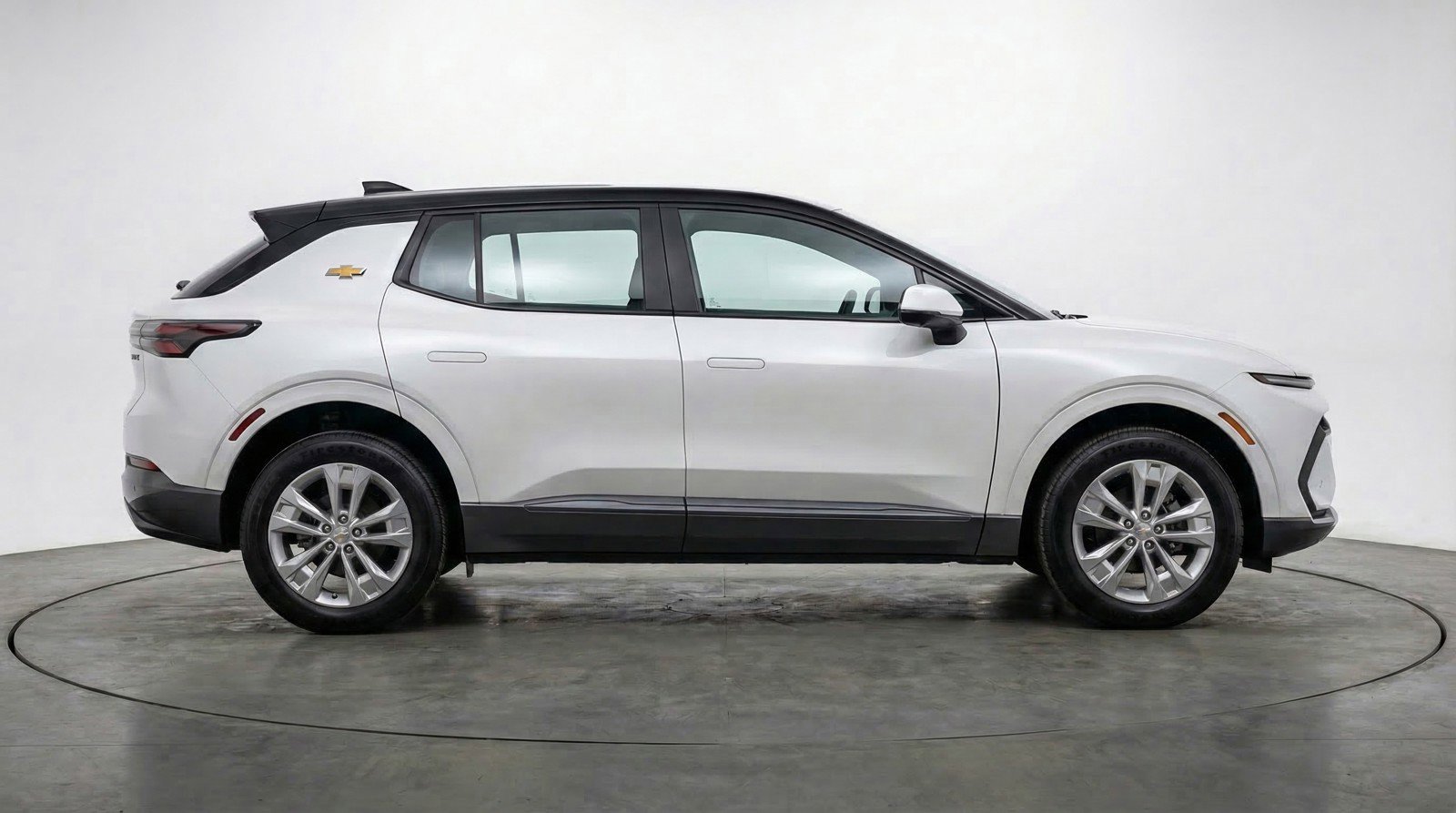 Used 2025 Chevrolet Equinox LT FWD image 11