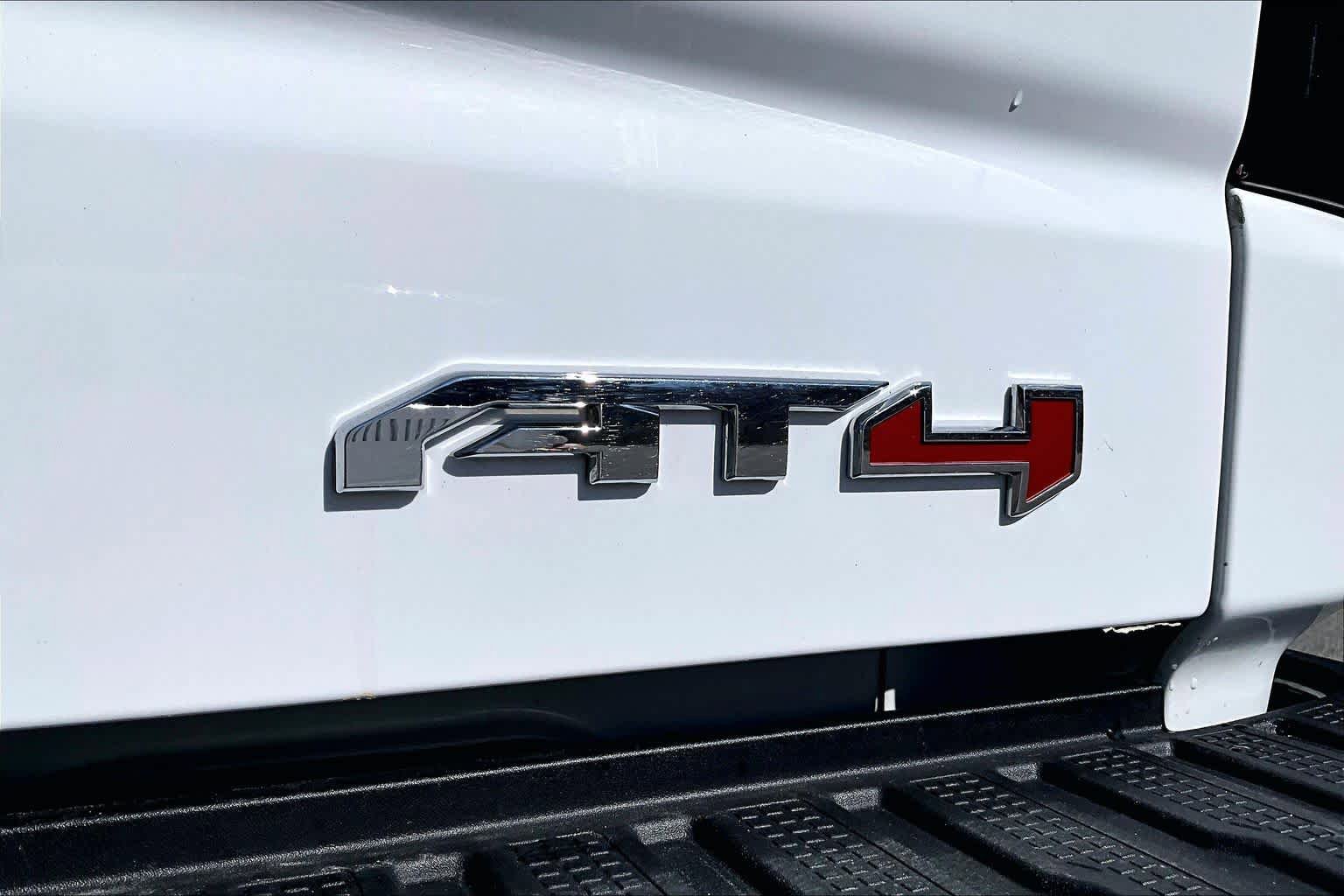Used 2023 GMC Sierra 1500 AT4 w/ AT4 Premium Package AWD/4WD image 10