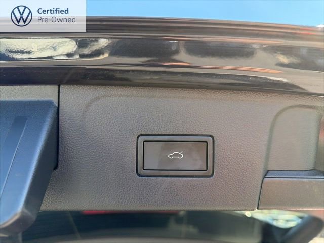 Certified 2024 Volkswagen Atlas Peak Edition SEL AWD/4WD image 32