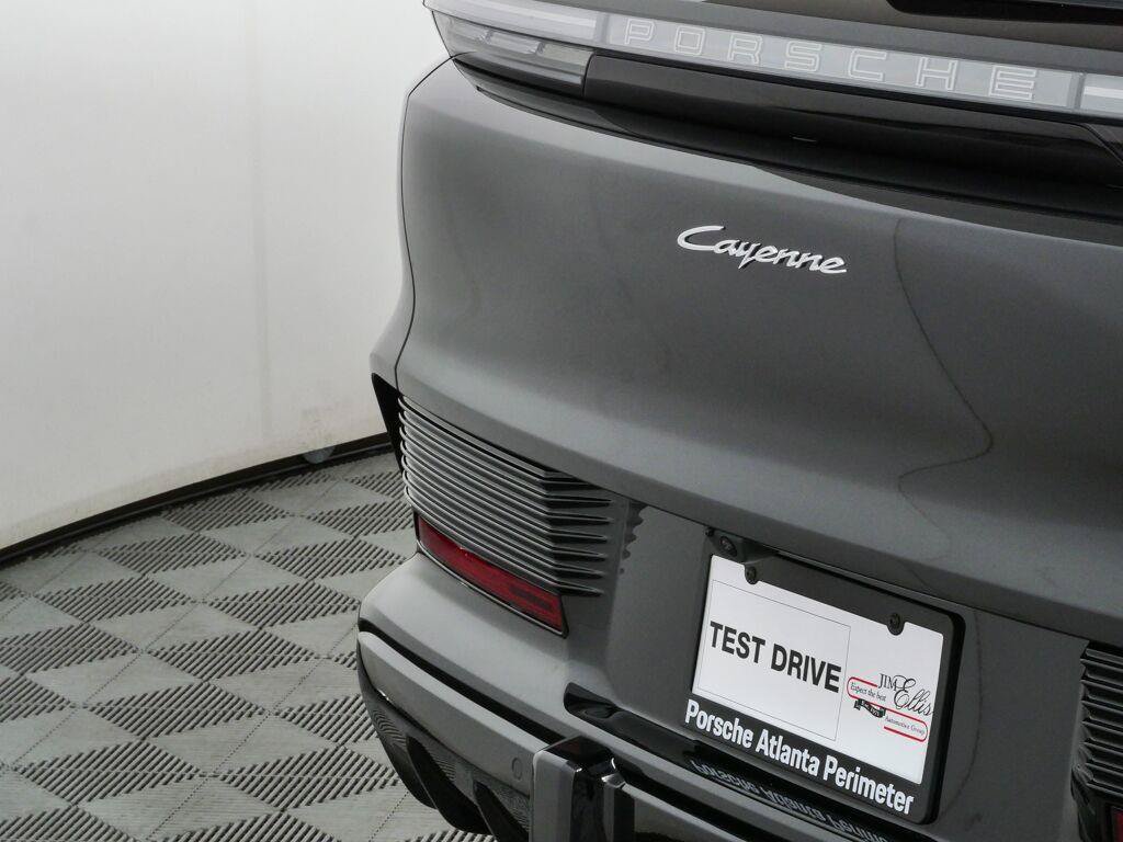 New 2026 Porsche Cayenne Electric AWD/4WD image 37