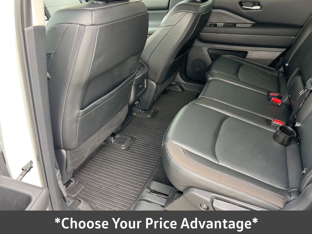 Used 2023 Nissan Pathfinder SL image 38