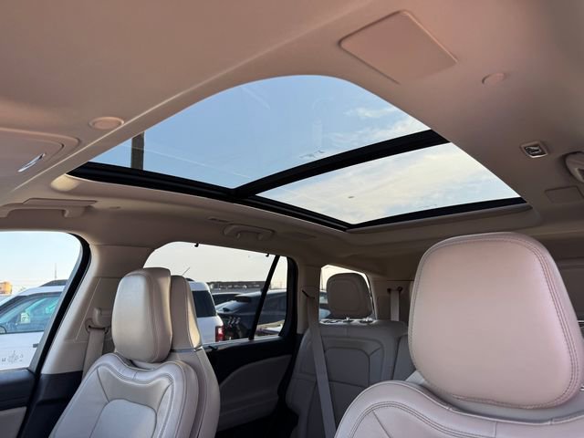 Used 2022 Lincoln Aviator Reserve w/ Equipment Group 201A image 30