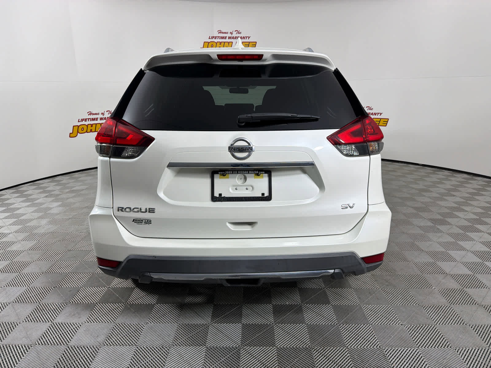 Used 2018 Nissan Rogue SV FWD image 4