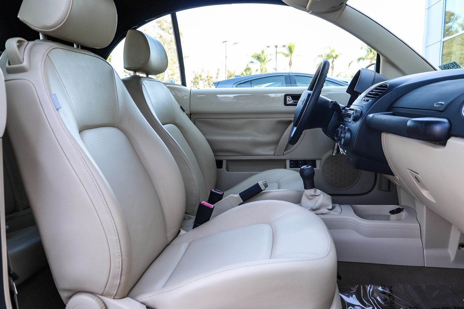 Used 2008 Volkswagen Beetle S FWD image 26