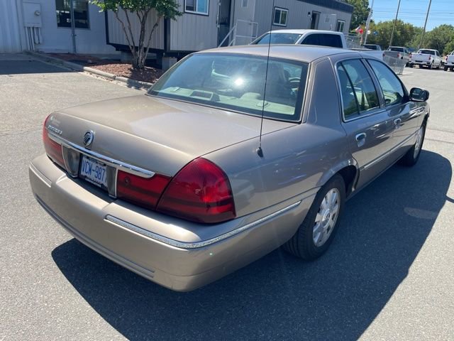 Used 2005 Mercury Grand Marquis LSE RWD image 3