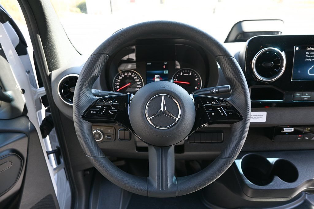 Used 2026 Mercedes-Benz Sprinter 2500 image 2