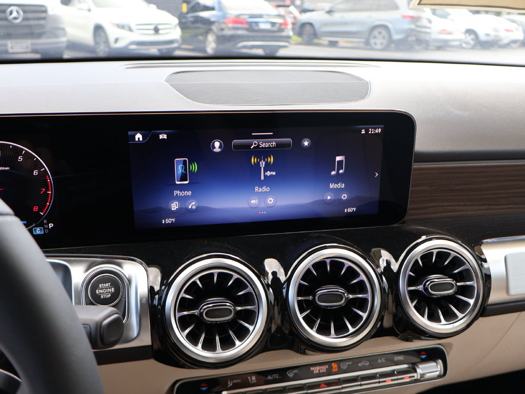 New 2026 Mercedes-Benz GLB 250 4MATIC image 21