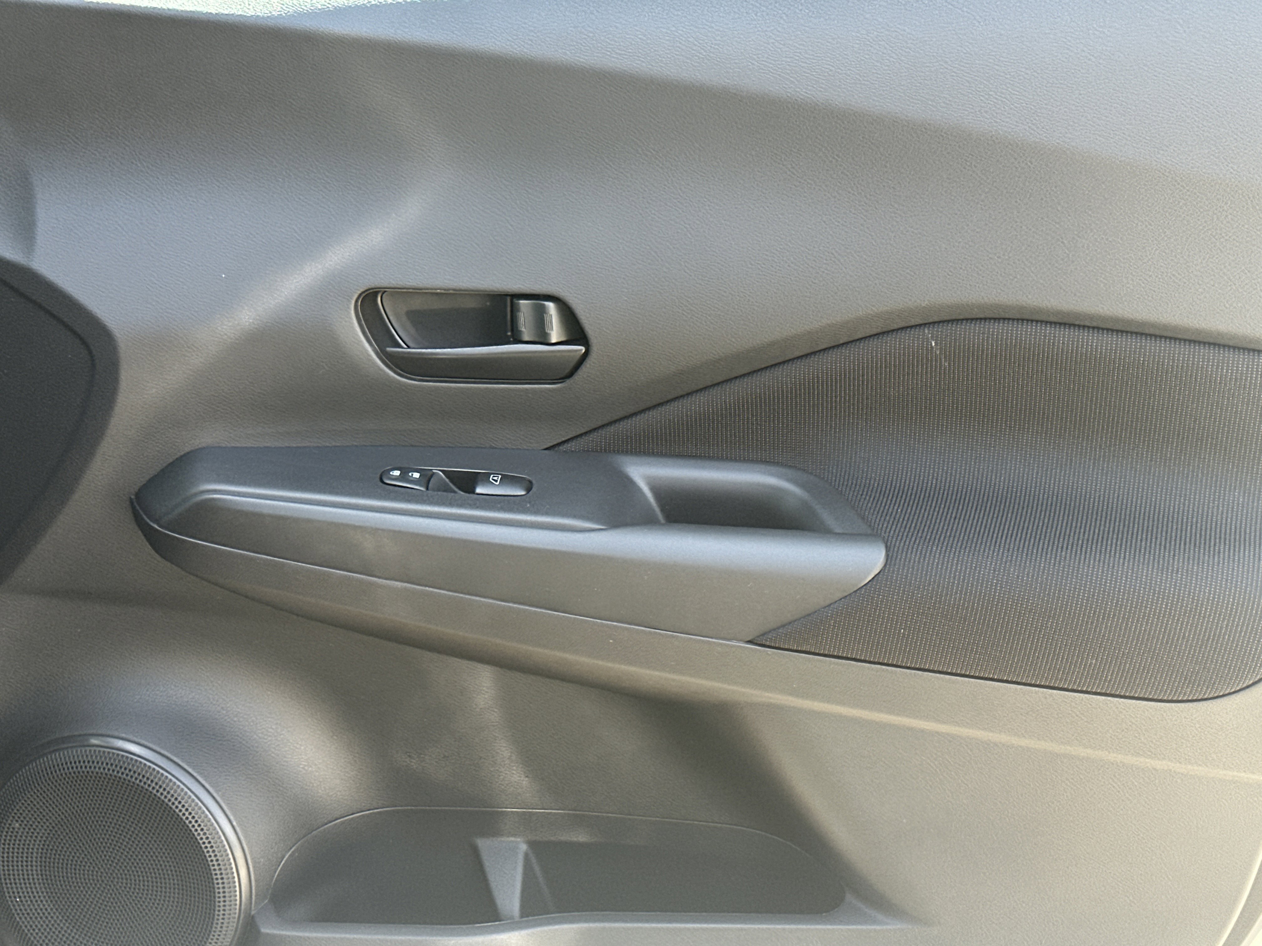 Certified 2025 Nissan Kicks Play S image 14