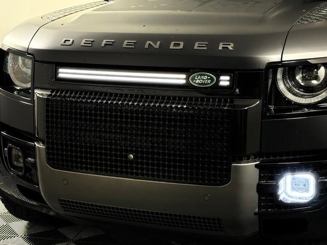 Used 2025 Land Rover Defender 130 Outbound AWD/4WD image 11