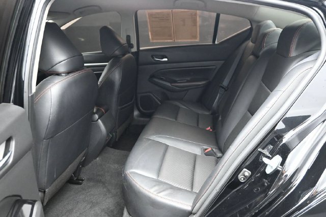 Used 2024 Nissan Altima 2.5 SR FWD image 9