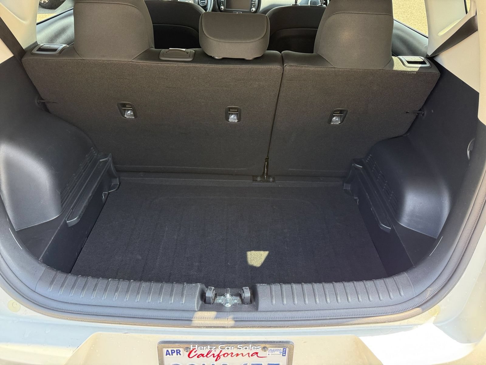 Used 2025 Kia Soul LX w/ LX Technology Package FWD image 27