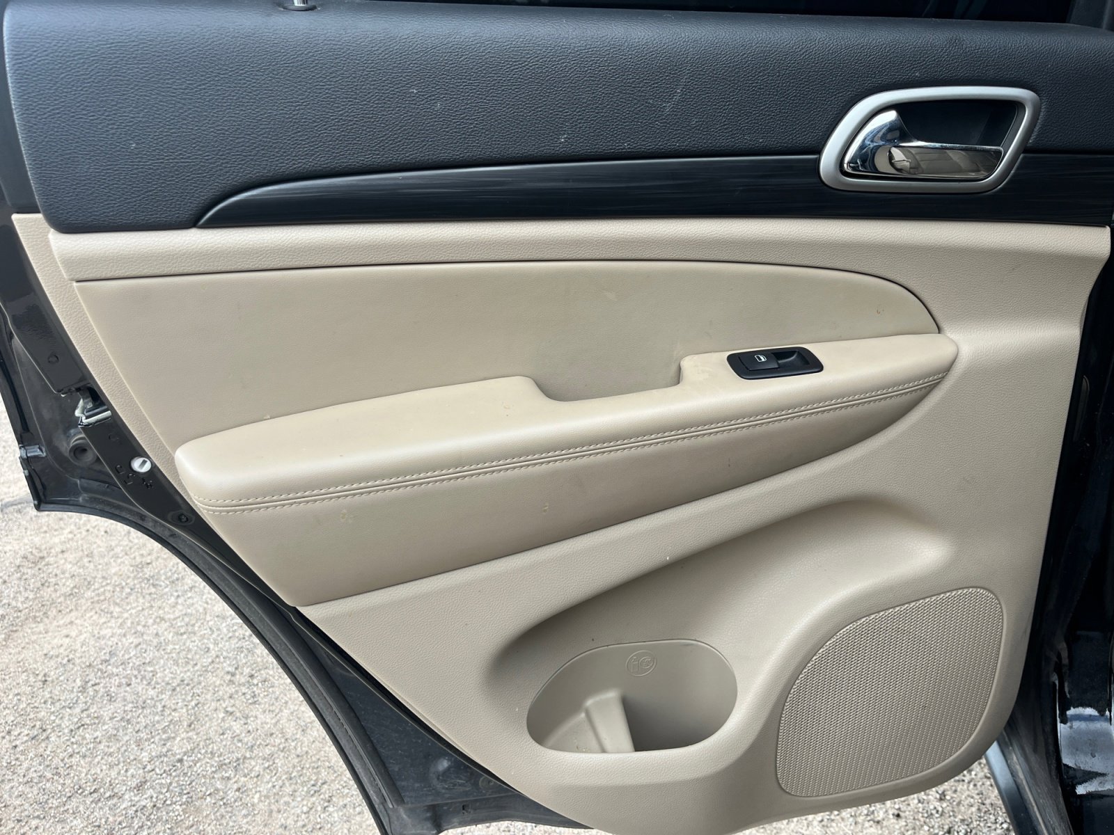 Certified 2022 Jeep Grand Cherokee Laredo E image 15