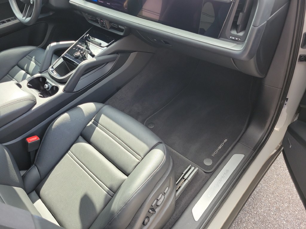 Certified 2026 Porsche Cayenne Coupe AWD/4WD image 19
