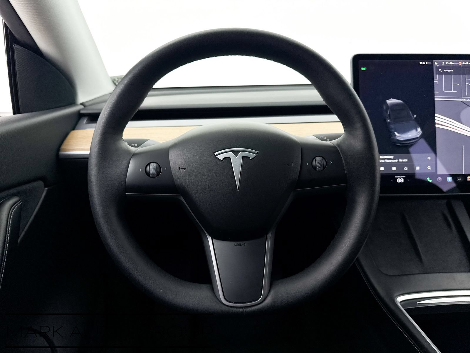 Used 2022 Tesla Model Y Long Range AWD/4WD image 3
