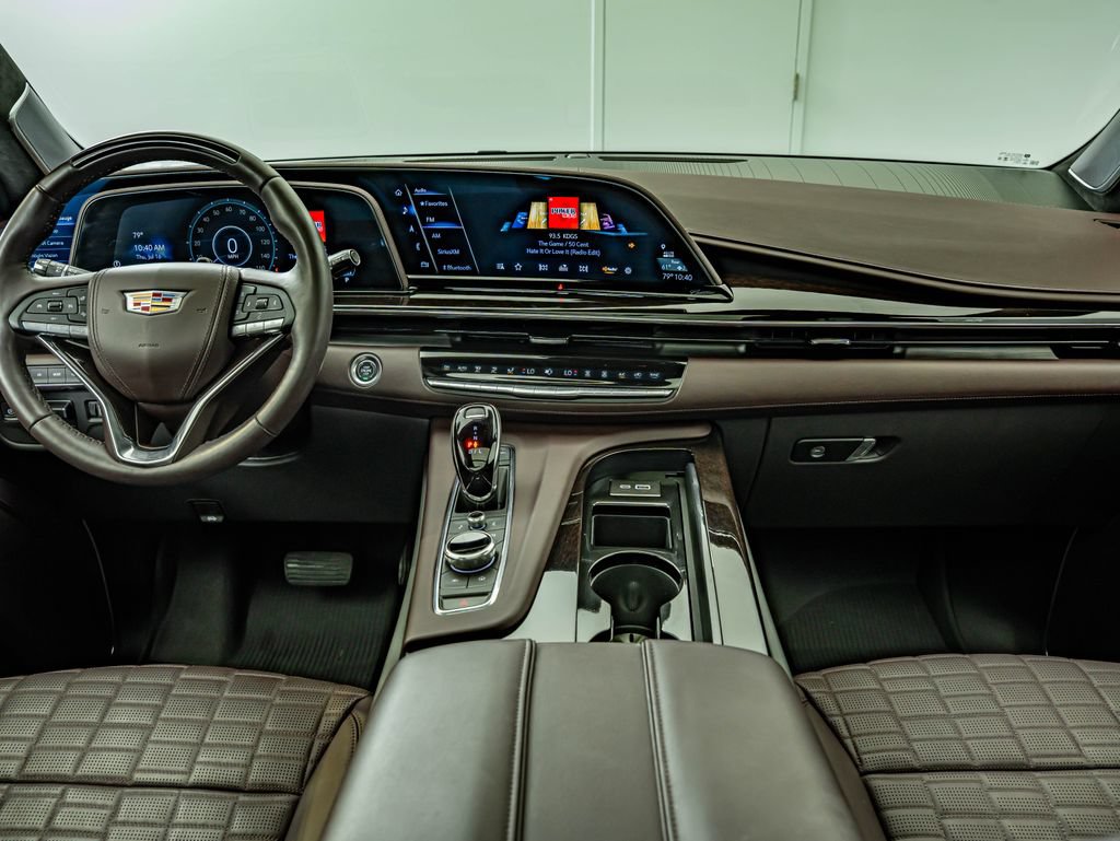 Used 2024 Cadillac Escalade Sport Platinum w/ Heavy-Duty Trailer Package AWD/4WD image 32
