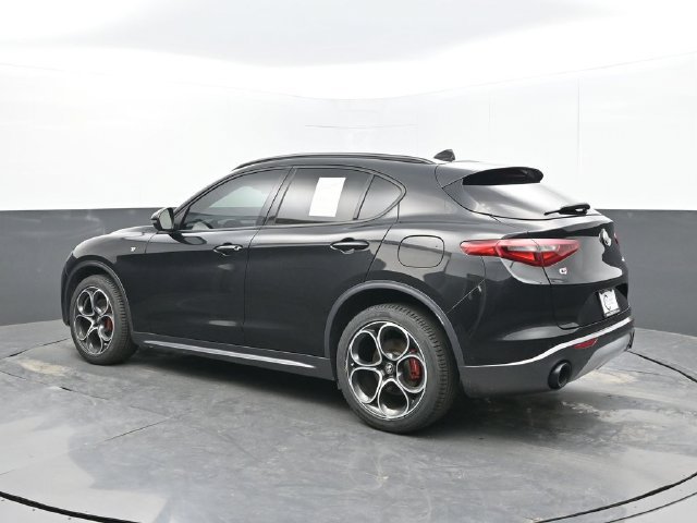 Used 2022 Alfa Romeo Stelvio Ti w/ Active Assist Plus Package AWD/4WD image 3