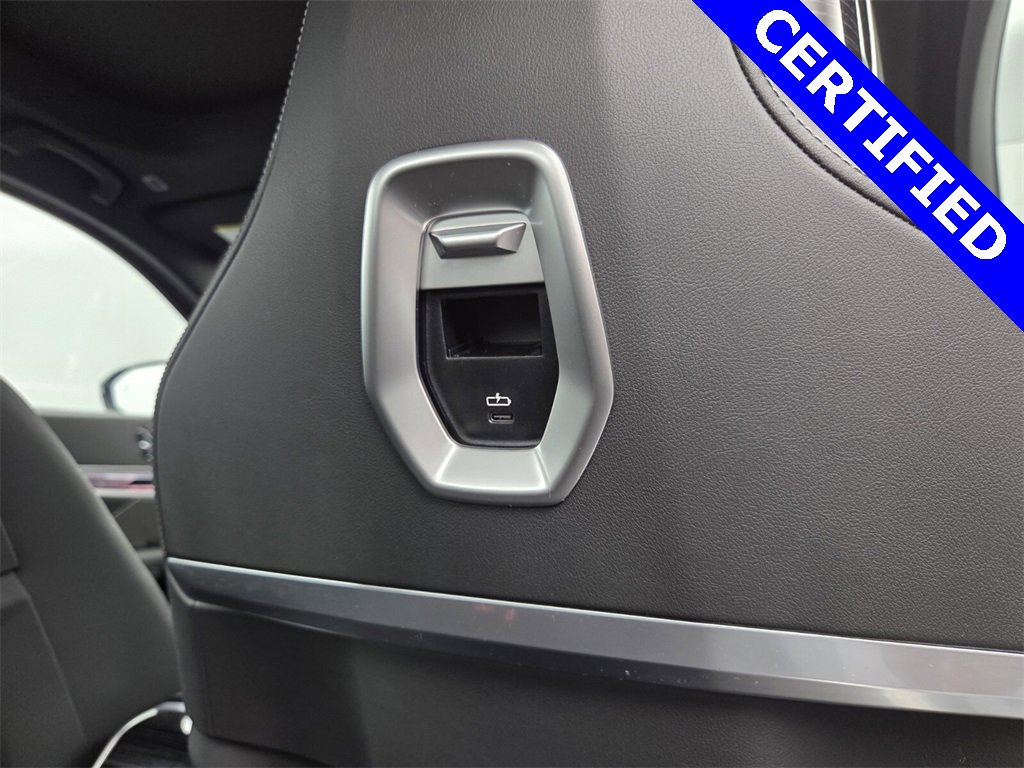 Used 2023 BMW 740i image 24