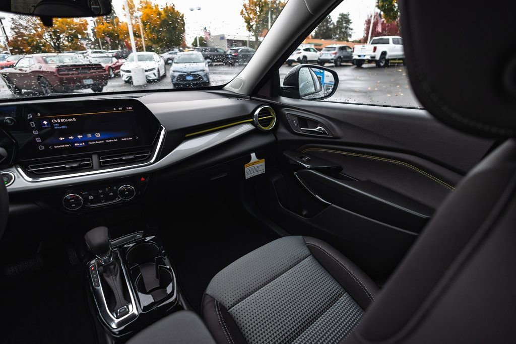 New 2026 Chevrolet Trax LT image 14