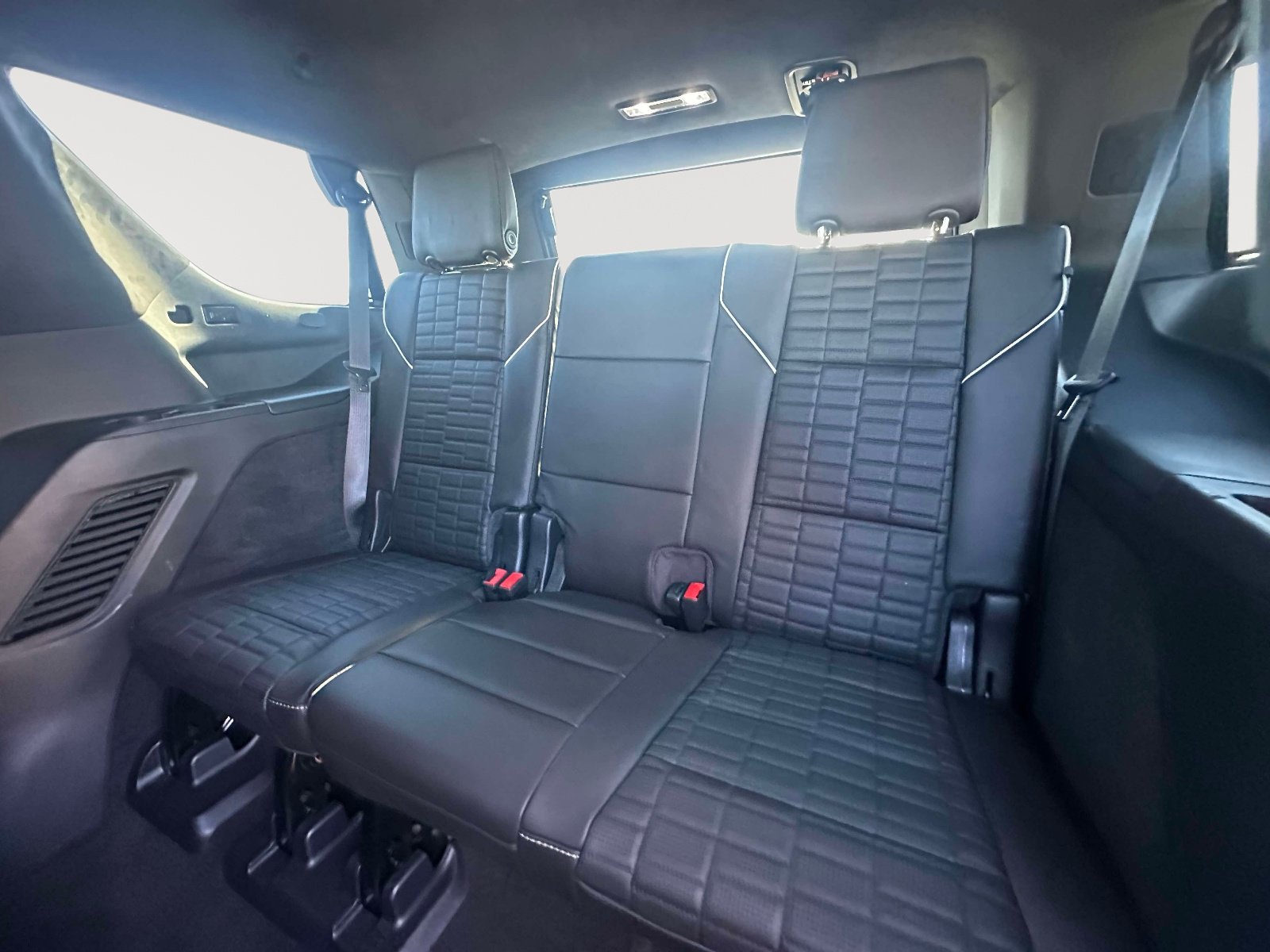 Certified 2022 Cadillac Escalade Premium Luxury Platinum image 34