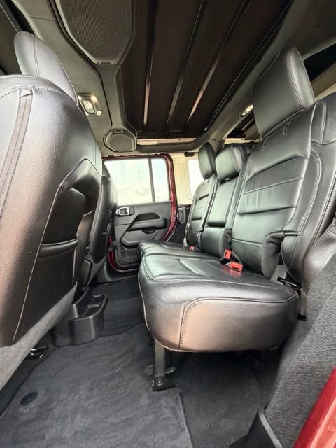Used 2021 Jeep Wrangler Unlimited Sahara AWD/4WD image 11