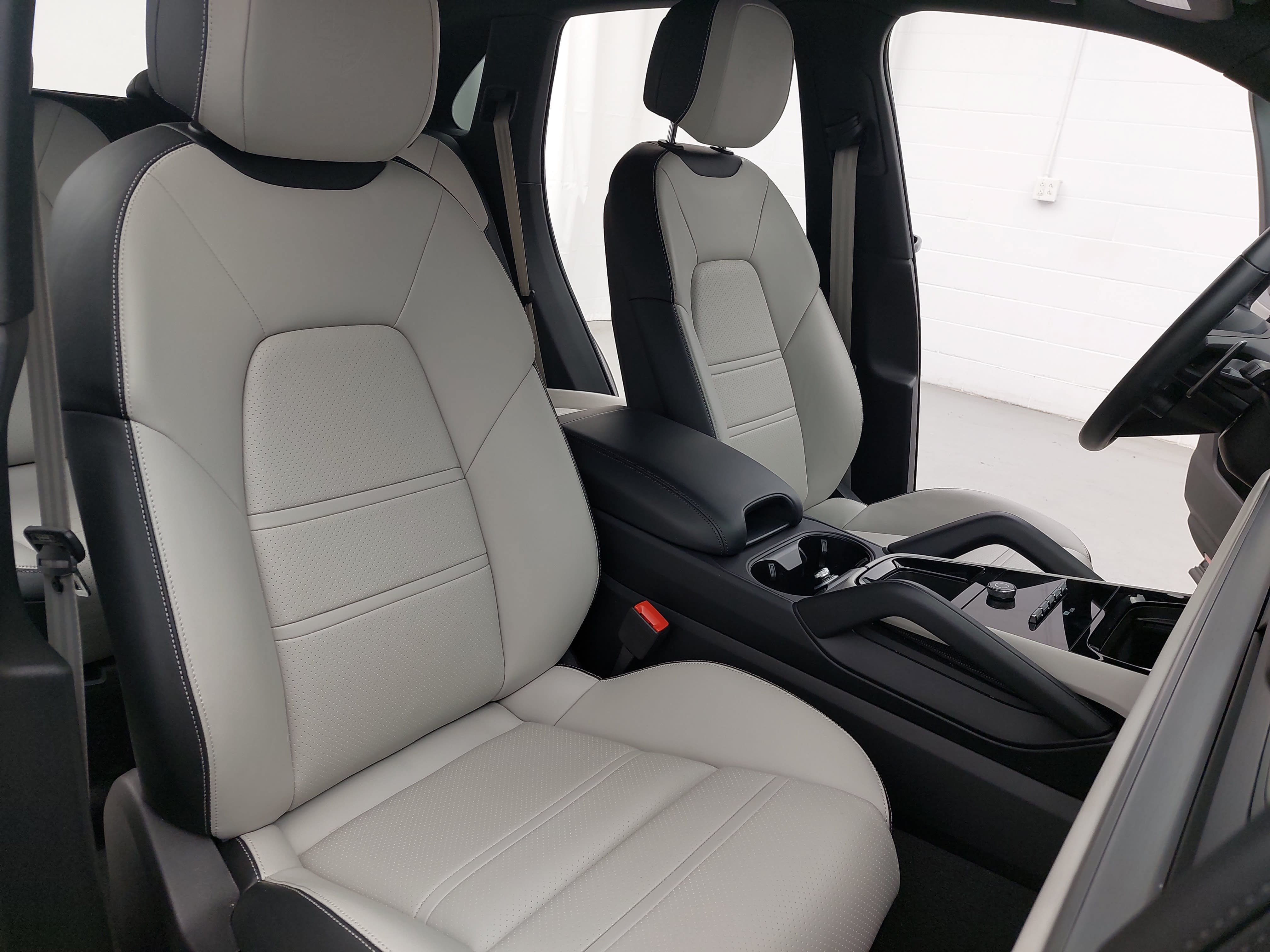 Certified 2026 Porsche Cayenne AWD/4WD image 12