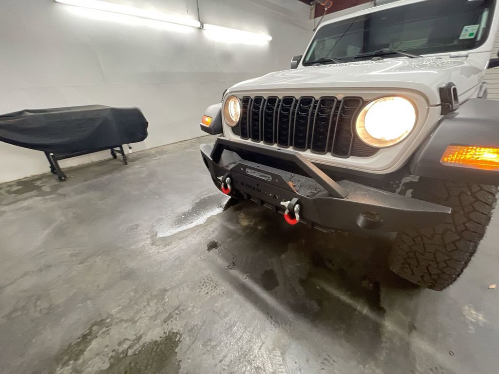 Used 2024 Jeep Wrangler Sport S image 31