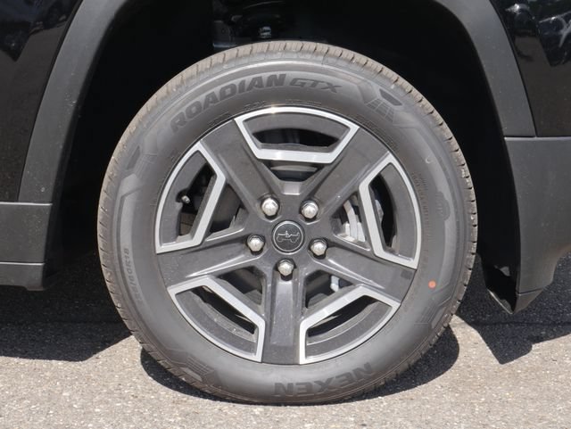 New 2026 Jeep Cherokee Laredo AWD/4WD image 12