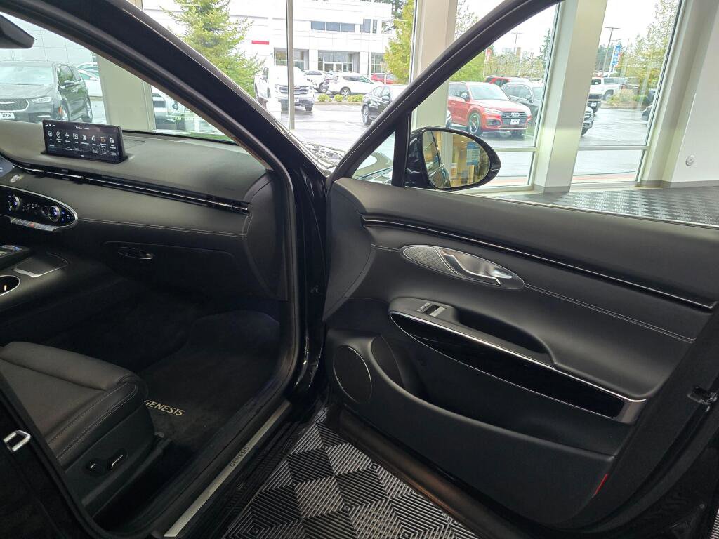 Used 2025 Genesis GV70 2.5T image 43