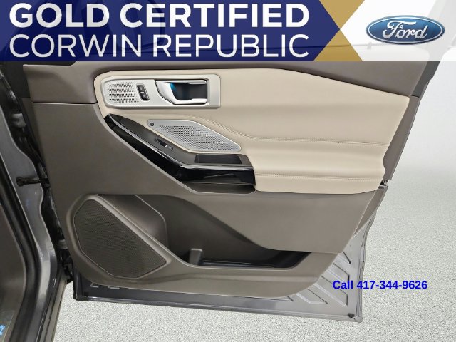 Used 2023 Ford Explorer Platinum w/ Technology Package AWD/4WD image 33