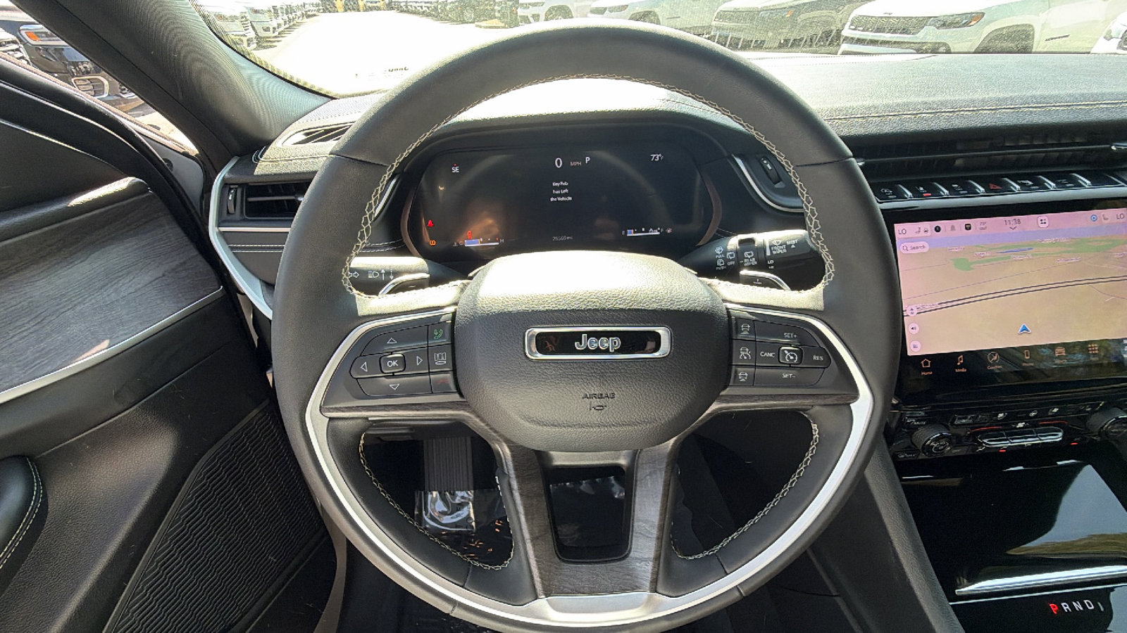 Used 2024 Jeep Grand Cherokee Limited w/ Luxury Tech Group II image 27