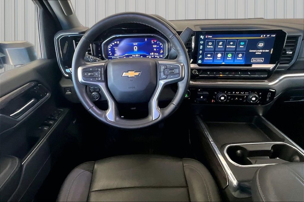 Used 2024 Chevrolet Silverado 2500 LTZ w/ LTZ Plus Package AWD/4WD image 2