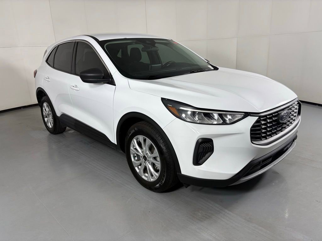 Used 2024 Ford Escape Active FWD image 2