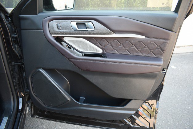 Used 2025 Ford Explorer Platinum w/ LUX Leather Package AWD/4WD image 24