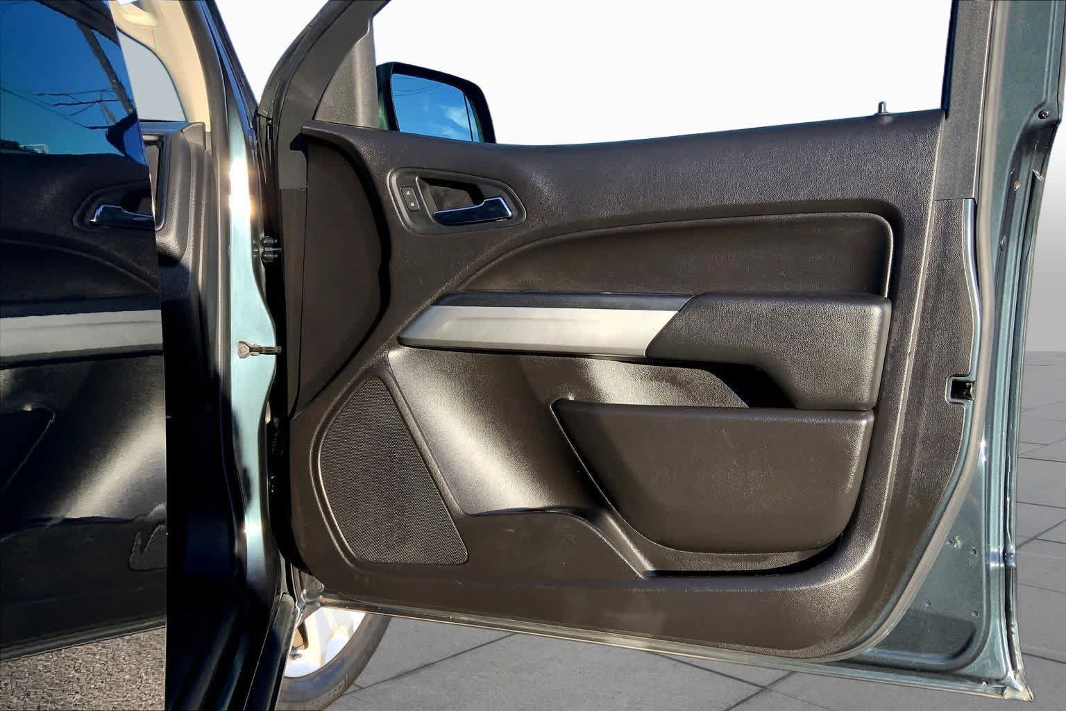 Used 2018 Chevrolet Colorado LT w/ Luxury Package, Chrome RWD image 21
